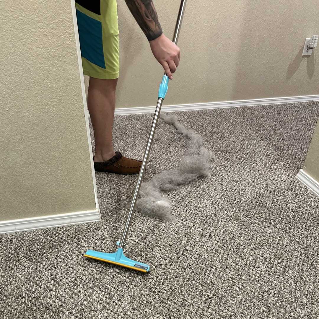 Uproot Cleaner Xtra cleaning stairs
