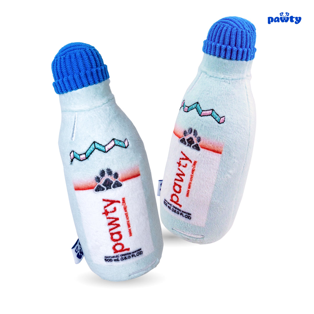 Water bottle dog toy detail